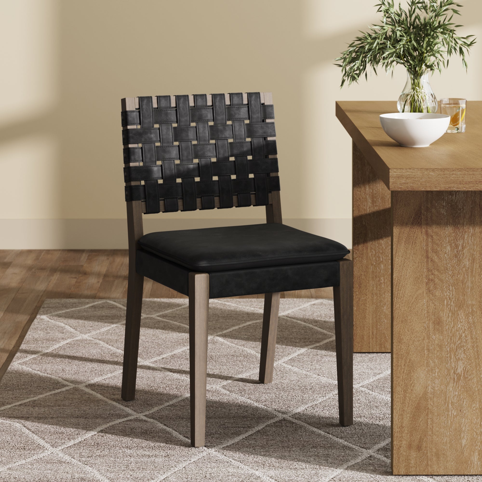 Chaise de salle à manger en similicuir tissé noir