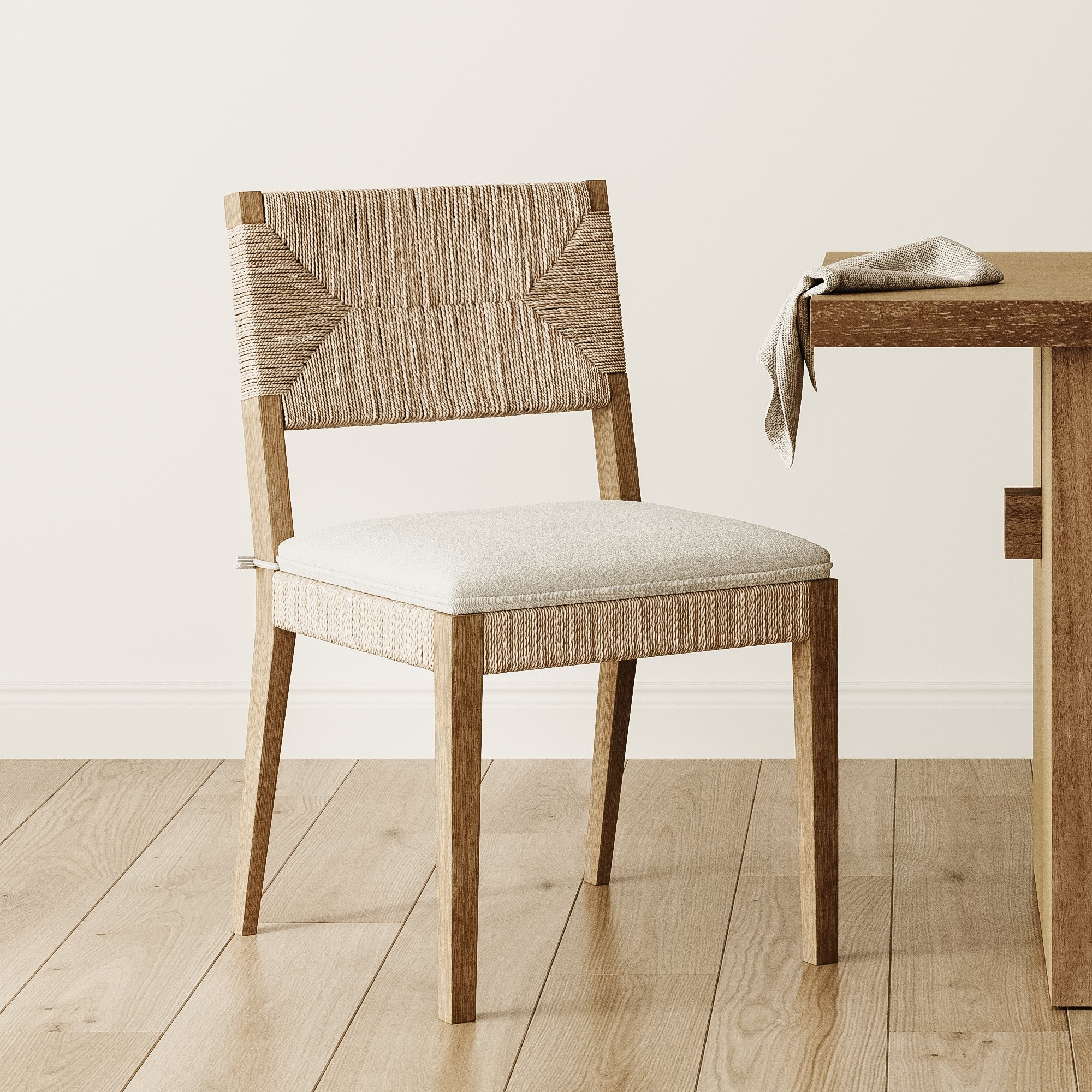 Chaise de salle à manger en bouclette et jonc de mer marron clair