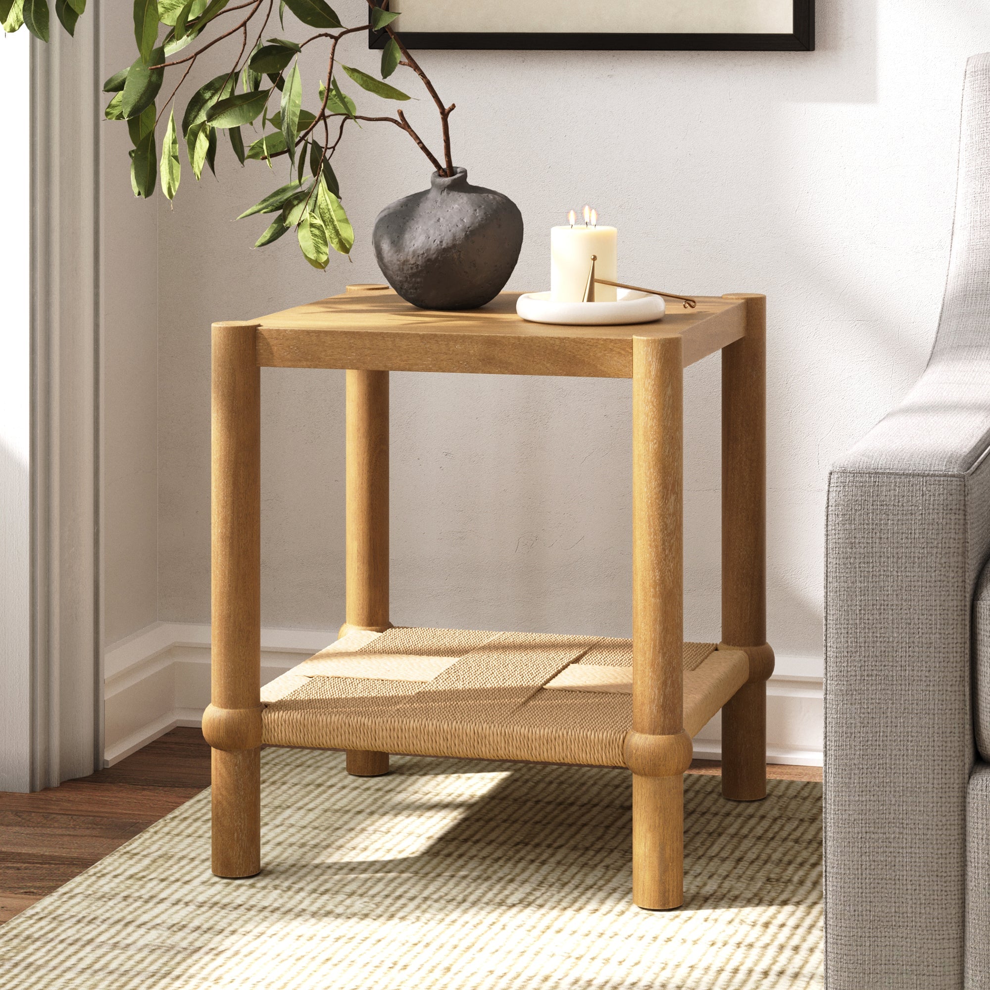 Table d'appoint côtière en bois à 2 étages avec étagère en jonc de mer marron clair