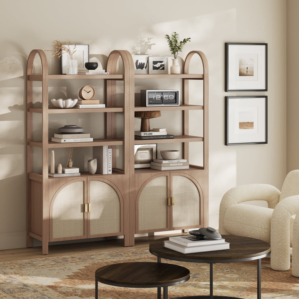 Bibliothèque en rotin à portes cintrées avec portes en chêne brut